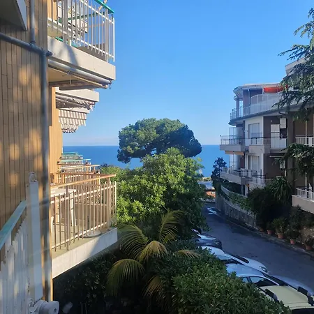 Casa Lela Vista Mare Posto Auto, Apartment