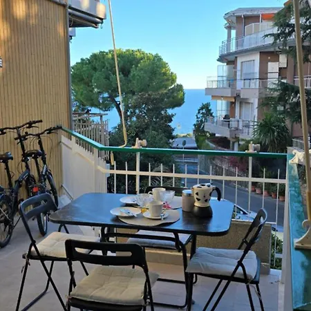 Casa Lela Vista Mare Posto Auto, * سانريمو